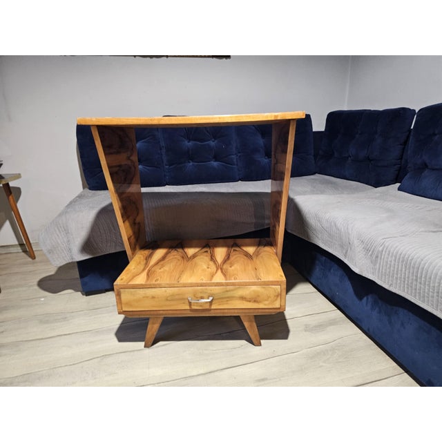 Table under the TV vintage 1970s, dimensions: height 87 cm, width 70 cm, depth 45 cm.