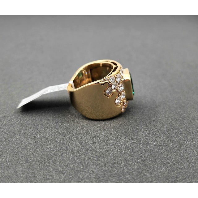 3.50 Ct Gia Certified Natural Zambian Emerald & Diamond Ring Size 6.5 For Sale In Chicago - Image 6 of 10