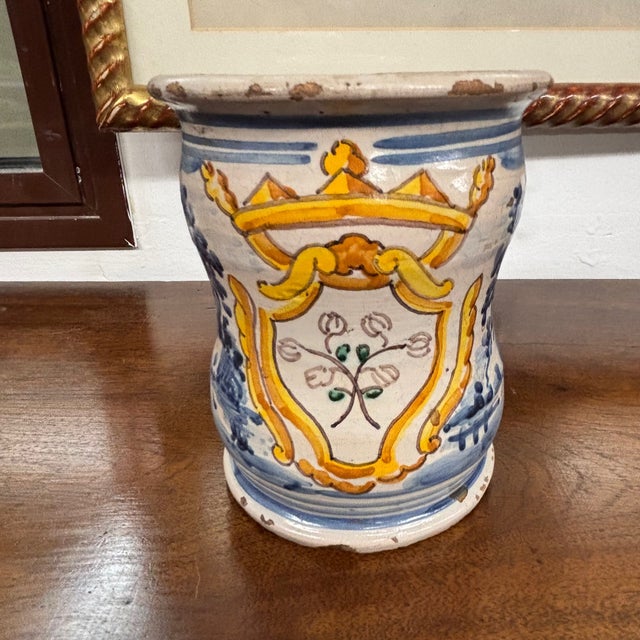 Antique Albarello Pharmacy Jar with Coat of Arms and Crown, 1700 For Sale - Image 14 of 14