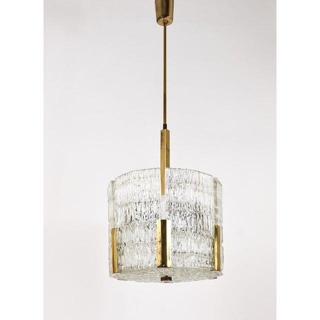 Austrian Tambour Drum Chandelier in Brass and Textured Ice Glass by J. T. Kalmar for Kalmar, 1960s For Sale - Image 8 of 18
