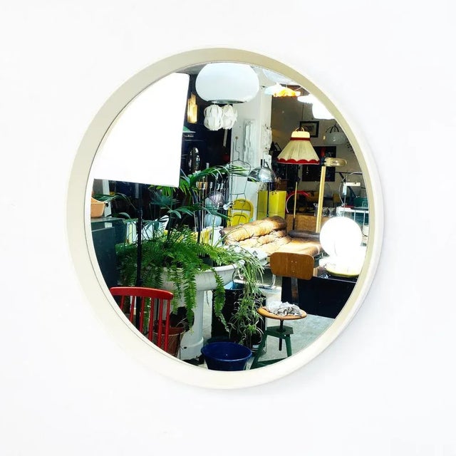 Italian Mid-Century Modern Round White Plastic Mirror, 1980s For Sale - Image 6 of 16