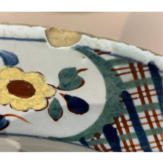 18th Century 18th Century English Polychrome Delft Platter For Sale - Image 5 of 9