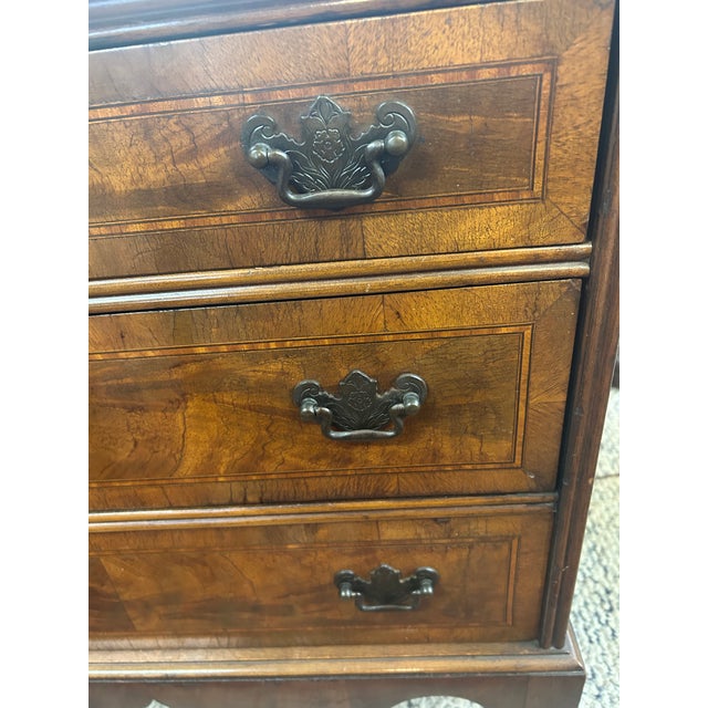 Lovely diminutive mahogany Queen Anne or Georgian style bookmatched veneer front commode having 3 drawers with Chippendale...