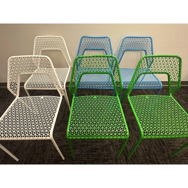 Set Of 6 Blu Dot Hot Mesh Dining/Patio Chairs 2 Each White/Green/Blue 31x21x19 All in excellent condition
