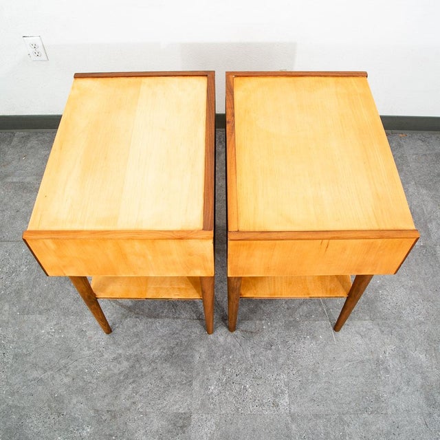 1960s Mid Century Modern Nightstands Side Table Birch Walnut Drawer Italian End Set 2 For Sale - Image 5 of 12