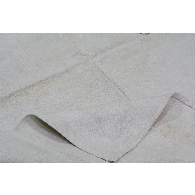 Vintage Turkish Flatweave Hemp Rug, 5'1''x8' For Sale In New York - Image 6 of 6