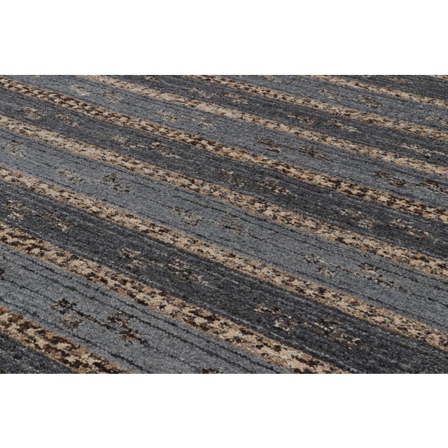 Handwoven in wool, this smart 9x12 Swedish style flat weave is Rug & Kilim’s “Nu” texture in their Scandinavian rug...