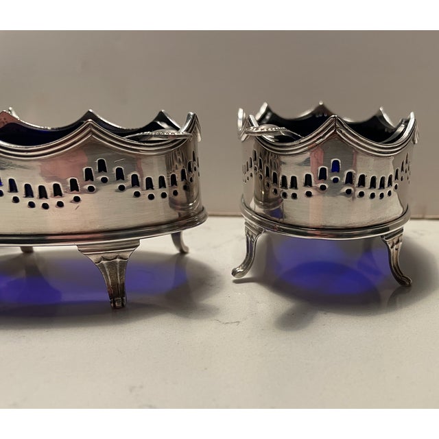 Traditional 1930s Set of Three Silverplate Master Salts For Sale - Image 3 of 7