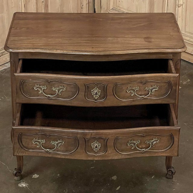 Antique Country French Regence Walnut Commode For Sale In Baton Rouge - Image 6 of 18
