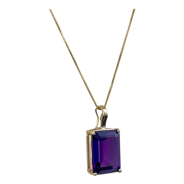 12 Ct Emerald Cut Amethyst Pendant /Necklace + 14 Kt Yellow Gold Chain Vintage For Sale