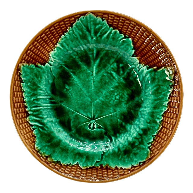 Beautiful Antique Late 19th Century Victorian Basket & Leaf Majolica Dish With Bracket for Wall Plate Hanging Display For Sale