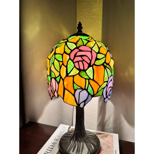 Cream Vintage Tiffany Style Floral Stained Glass Accent Table Lamp With Tree Trunk Base For Sale - Image 8 of 10