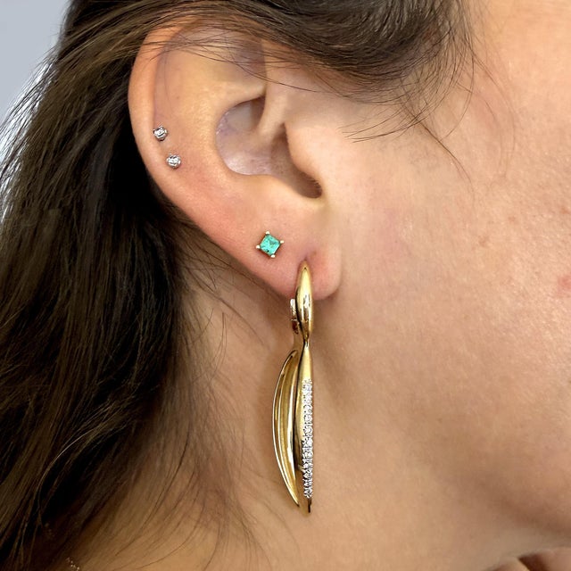 Modern 14k Gold Open Twisted Drop Earrings With Diamond Pave - Made in Italy, Pair For Sale - Image 3 of 11
