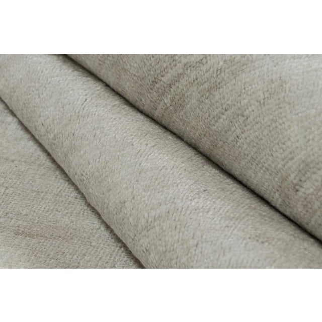 2010s Rug & Kilim’s Modern Rug in Solid Gray and Off-White Striae For Sale In New York - Image 6 of 8