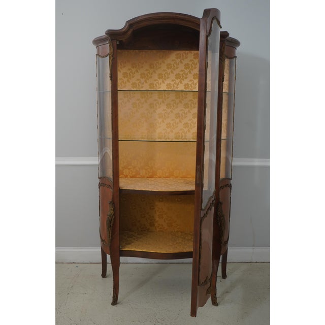 French Vintage French Louis XV Vitrine Curio Display Cabinet For Sale - Image 3 of 18