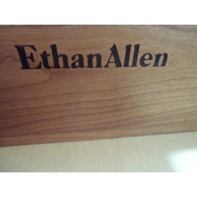 1990s Georgian Court Chest of Drawers by Ethan Allen, 1990s For Sale - Image 5 of 12