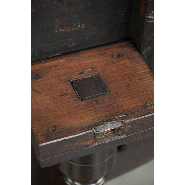 Antique Round English Tilt-Top Table, 1700s For Sale - Image 12 of 14