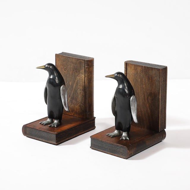 1930s Pair of Art Deco Walnut, Black Enamel & Brass Sculptural Penguin Bookends For Sale - Image 5 of 12