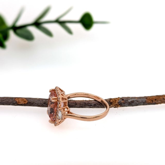 3.7 Carat Morganite Ring With Earth Mined Diamonds in Solid 14k Gold For Sale In Columbus - Image 6 of 6