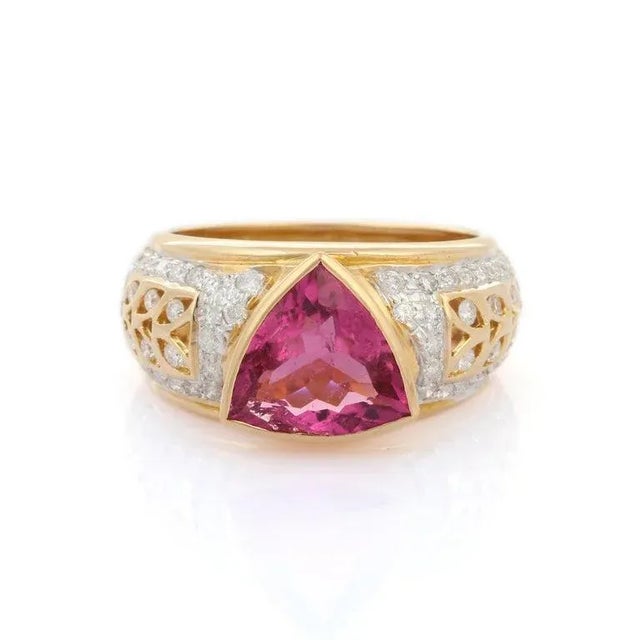2.81 Carat Trillion Cut Ruby Diamond Cocktail Ring in 18k Yellow Gold Size 7 For Sale - Image 9 of 14
