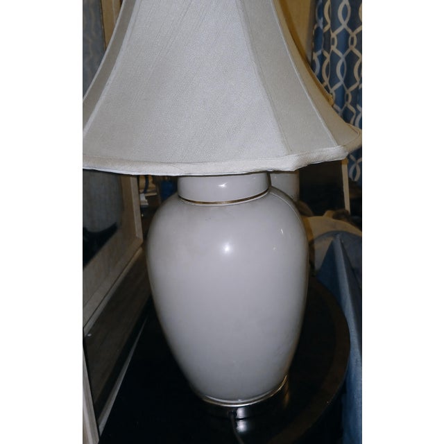 1970s Mid 20th Century Chinoiserie Ceramic Floral Ginger Jar Table Lamps - a Pair For Sale - Image 5 of 7
