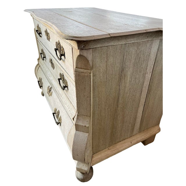 Wood 19th Century Bleached Oak Dutch Bombay Chest of Drawers For Sale - Image 7 of 18