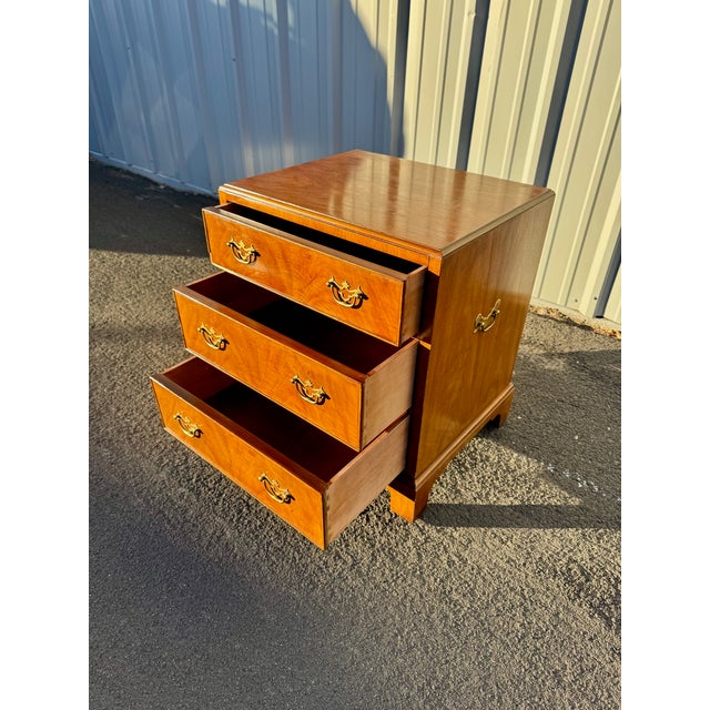 1970s Henredon 18th Century Portfolio Nightstand Chest For Sale - Image 5 of 6