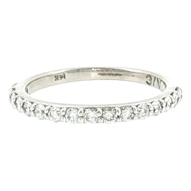Late 20th-Century 14 Karat White Gold Natural Diamond Band Ring, Size 5.25 For Sale