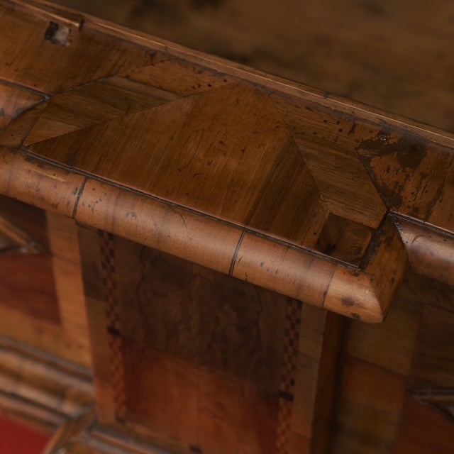 Hallway Cabinet in Walnut and Nut Rootwood, 1780s For Sale - Image 10 of 13