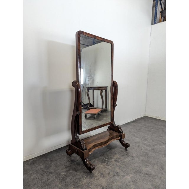 Restoration Period Psyche Mirror in Flamed Mahogany Veneer, in Very Good conditions.