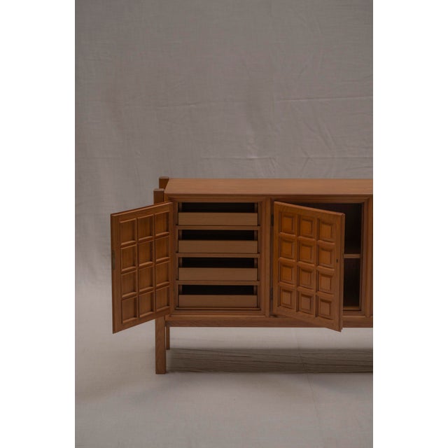 Wood Brutalist Sideboard in Oak, 1970s For Sale - Image 7 of 16