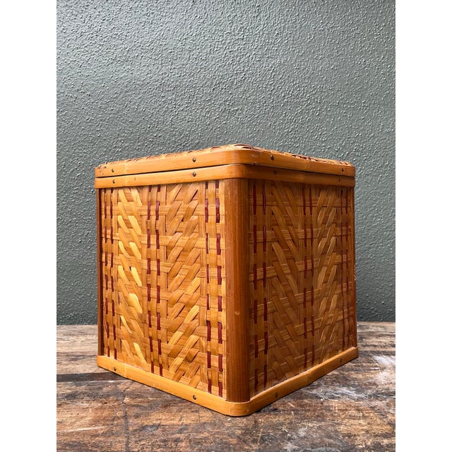 Vintage Shanghai Weave Hinged Lidded Box For Sale - Image 4 of 11