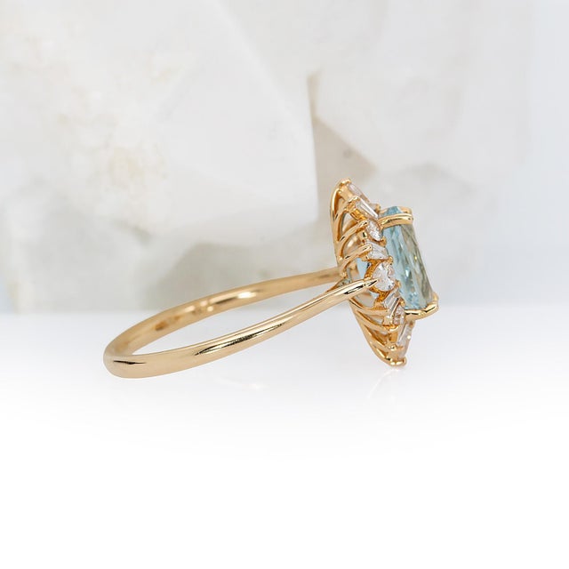 1.4cts Aquamarine Ring With Natural Diamonds Accents: Solid 14k Gold, Oval 9x7mm For Sale - Image 9 of 11