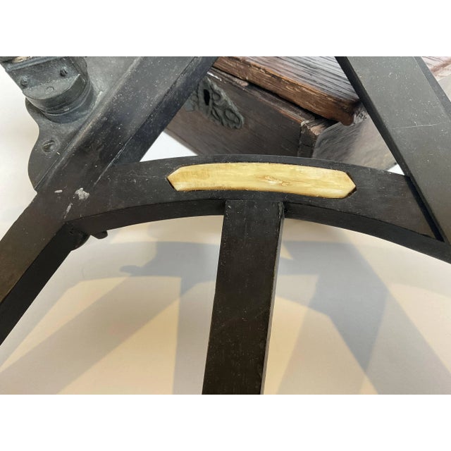 Ships octant from circa 1850 with an engraved scale to 100 degrees. With peepsight, mirrors, colored lenses, etc. Fitted...