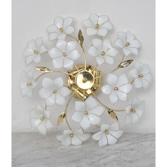 1940s 1940s Italian Delicious Murano Ceiling Light White Flowers For Sale - Image 5 of 15