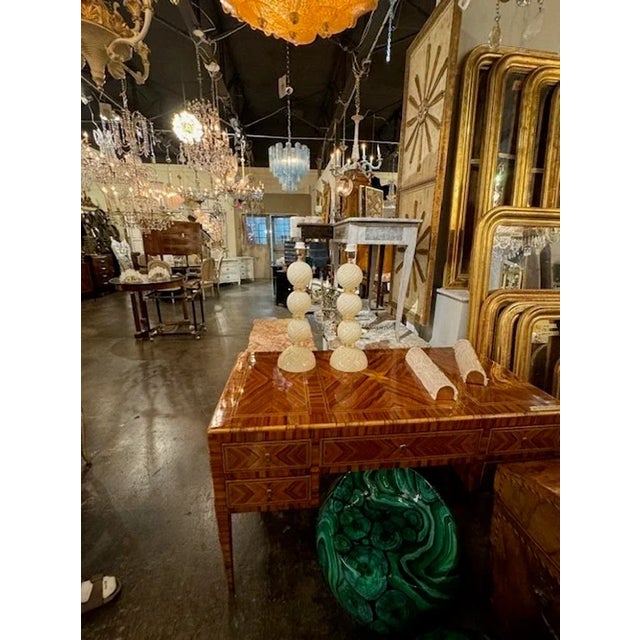 Modern Pair of Modern Ivory and Gold Murano Lamps For Sale - Image 3 of 6