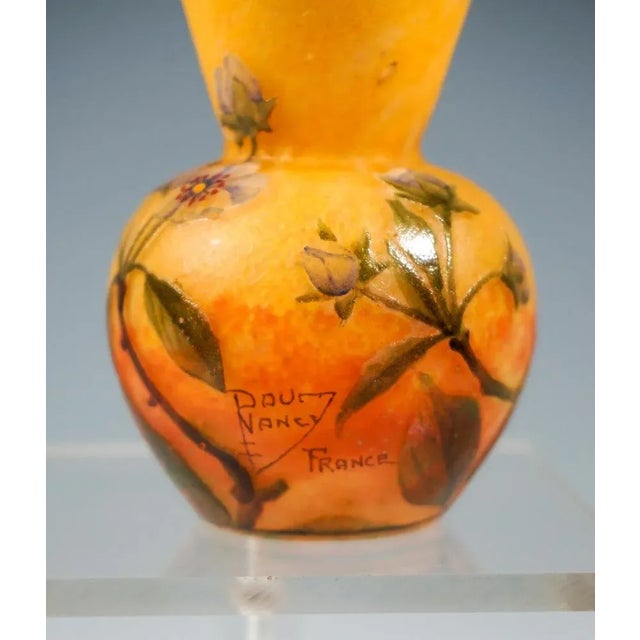 Art Nouveau Cameo Vase with Strawberry Blossoms Decor from Daum Nancy, France, 1910s For Sale - Image 6 of 7