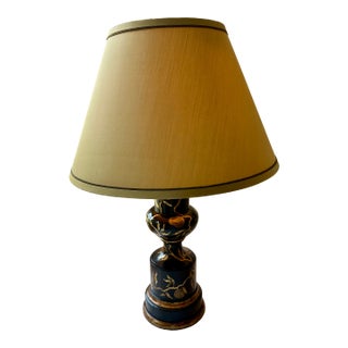 Gregorius Pineo Aida Table Lamp – Tete De Negre Crackled Lacquer With Silk Shade For Sale