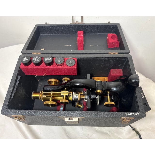 1920s Near Mint Antique Ernst Leitz Wetzlar German Brass Microscope 253647 in Box For Sale - Image 5 of 18