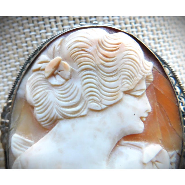 Antique Victorian Cameo Oval 10k Gold Woman Profile Brooch Pin Mesh Floral Mounting For Sale - Image 4 of 8