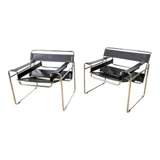 1960s Pair Marcel Breuer Wassily Black Leather Lounge Chairs For Sale