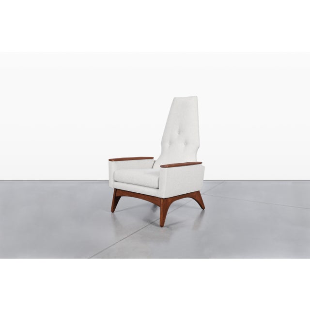 Wood Mid-Century Modern Sculptural Walnut Lounge Chairs by Kroehler For Sale - Image 7 of 15