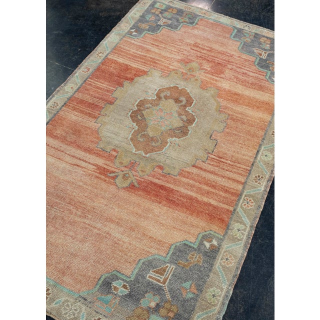 Turkish Turkish Vintage Rug 3'5" x 5'9" #17419 For Sale - Image 3 of 8