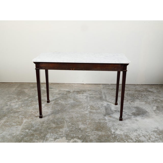 English 1820s Mahogany Server with White Veined Marble Top and Lateral Drawer For Sale - Image 10 of 12