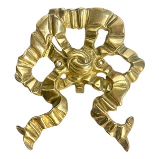 Vintage Hollywood Regency Brass Bow Wall Robe Hat Coat Hook For Sale