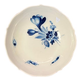 Small Antique 19th Century Blue and White Meissen Porcelain Pin Dish Decorated With Flowers and Insects For Sale