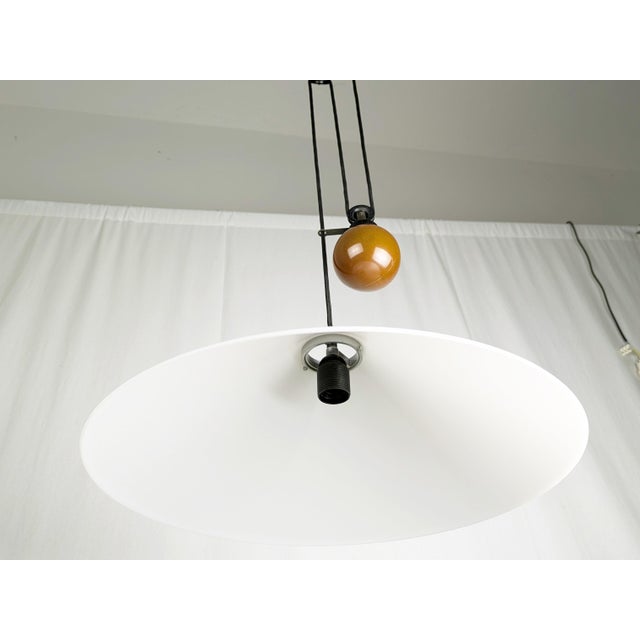 Postmodern White Plastic and Metal Counterweight Aggregato Pendant Lamp by E. Mari for Artemide, 1978 For Sale - Image 3 of 14