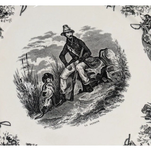 Villeroy & Boch Mid 20th Century Villeroy & Boch La Chasse La Fatigue Dinner Plate Discontinued Toile Hunting For Sale - Image 4 of 10