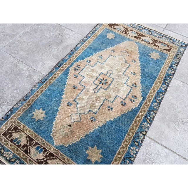 1950s Small Oushak Rug For Sale - Image 6 of 10