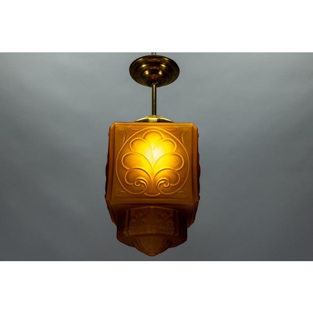 French Art Deco Pendant Light in Molded Amber Glass & Brass, 1930s For Sale - Image 10 of 18